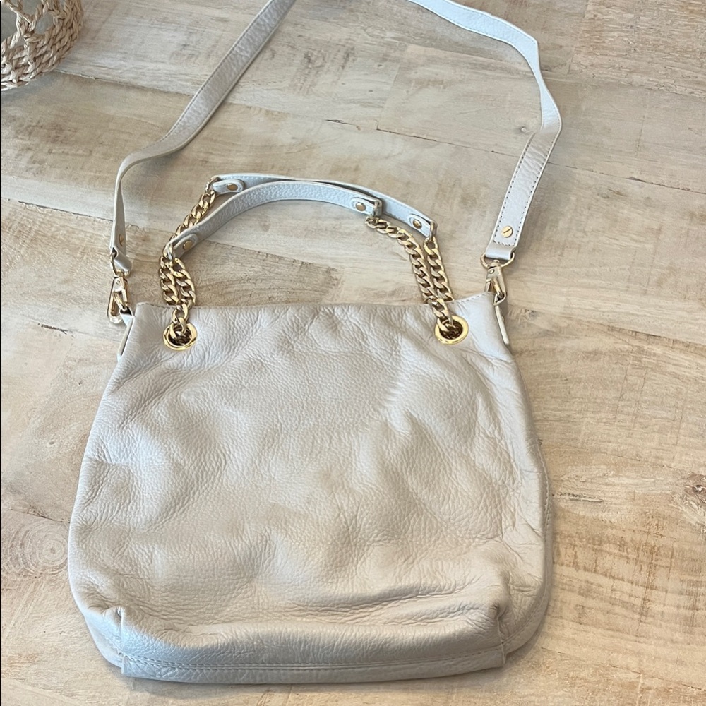 Elegant Cream Leather Shoulder Bag